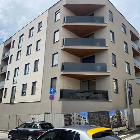 Galerija With Free Parking דירה *