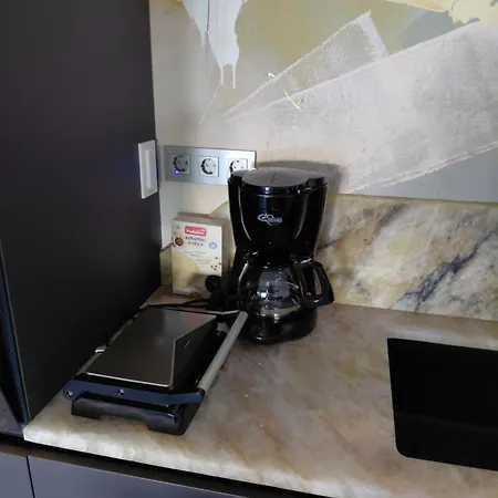 Galerija With Free Parking شقة *